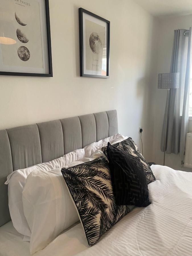 Inverness City Apartments - Modern & Bright Apartment Close To Raigmore Hospital & Shops Inshes Zewnętrze zdjęcie